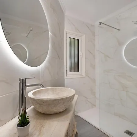 Adelfa Golf Apartman *